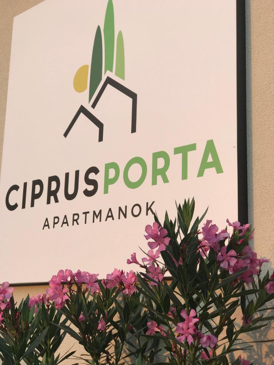 Ciprus Porta Apartmanok Balatonkenese Eksteriør bilde